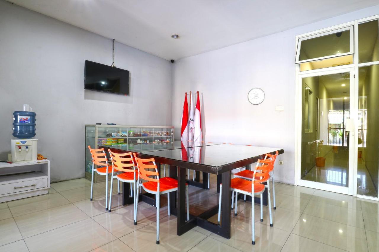 Oranje Gasthuis Hotel สุราบายา ภายนอก รูปภาพ