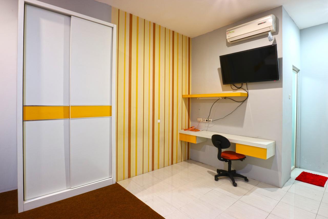 Oranje Gasthuis Hotel สุราบายา ภายนอก รูปภาพ