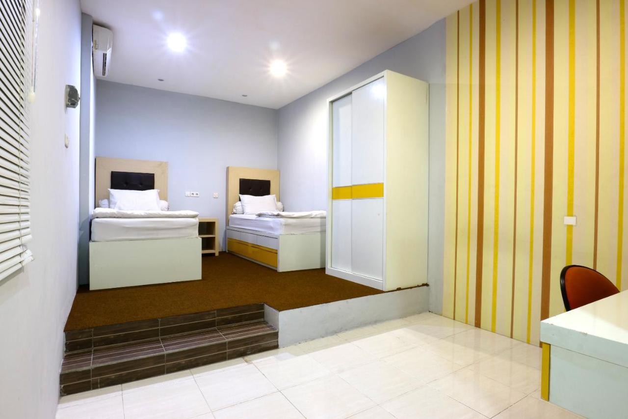 Oranje Gasthuis Hotel สุราบายา ภายนอก รูปภาพ