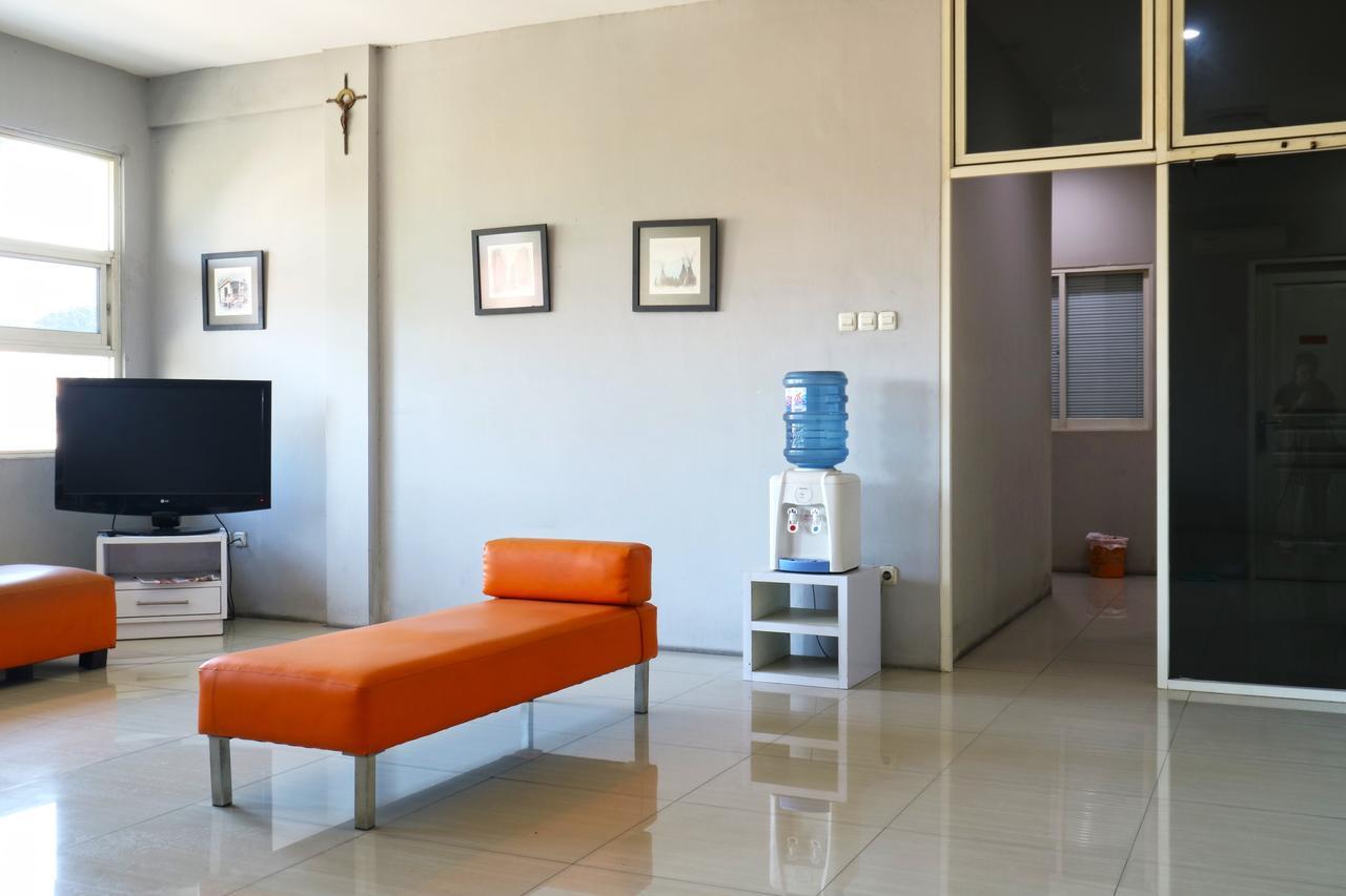 Oranje Gasthuis Hotel สุราบายา ภายนอก รูปภาพ
