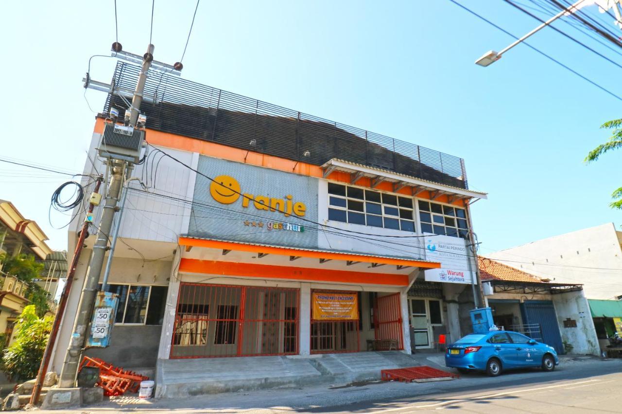 Oranje Gasthuis Hotel สุราบายา ภายนอก รูปภาพ