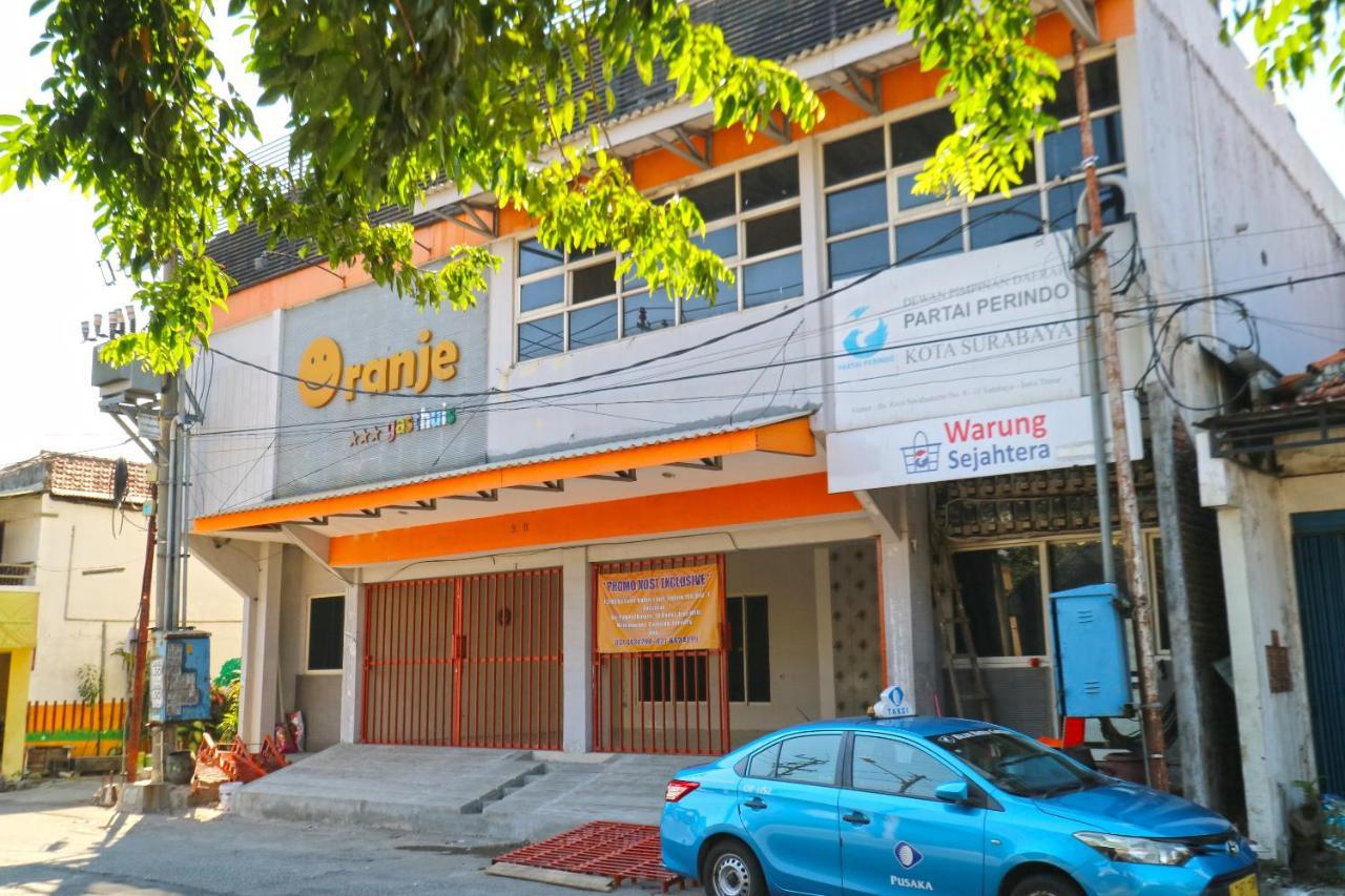 Oranje Gasthuis Hotel สุราบายา ภายนอก รูปภาพ