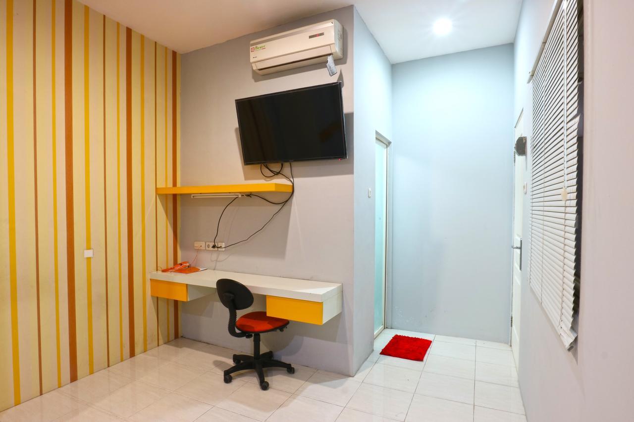 Oranje Gasthuis Hotel สุราบายา ภายนอก รูปภาพ